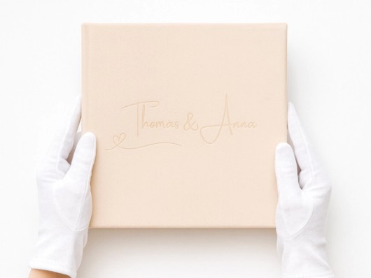 Premium fotoboek witte handschoen