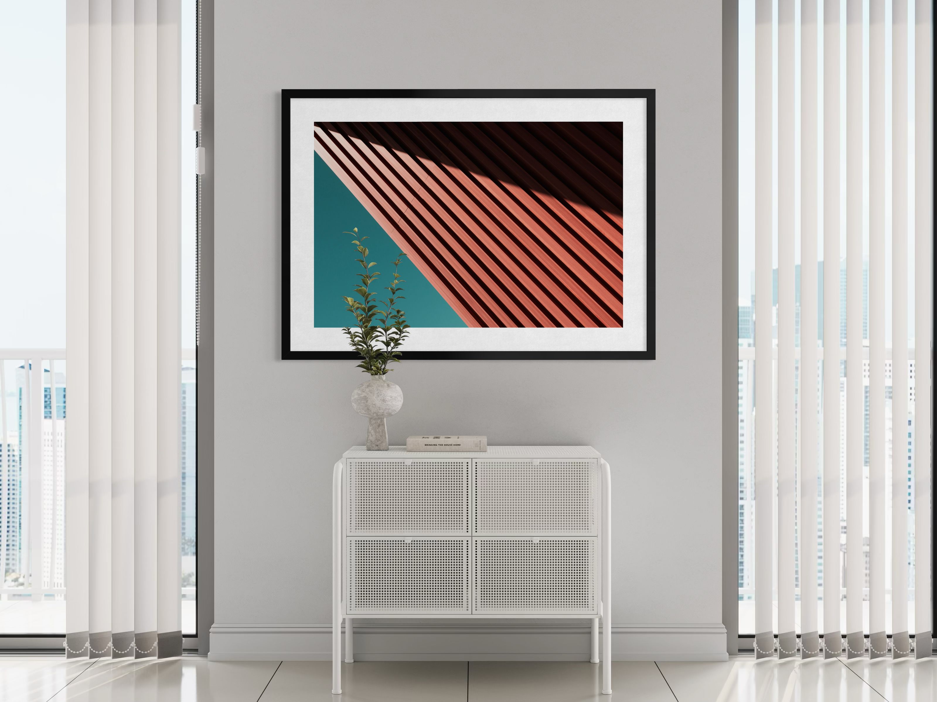 Fine-Art-Print im Rahmen im Wohnzimmer