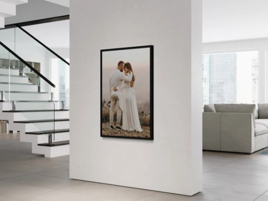 Foto im Rahmen im Wohnzimmer