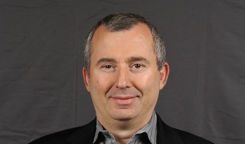 Ahmet Headshot 1