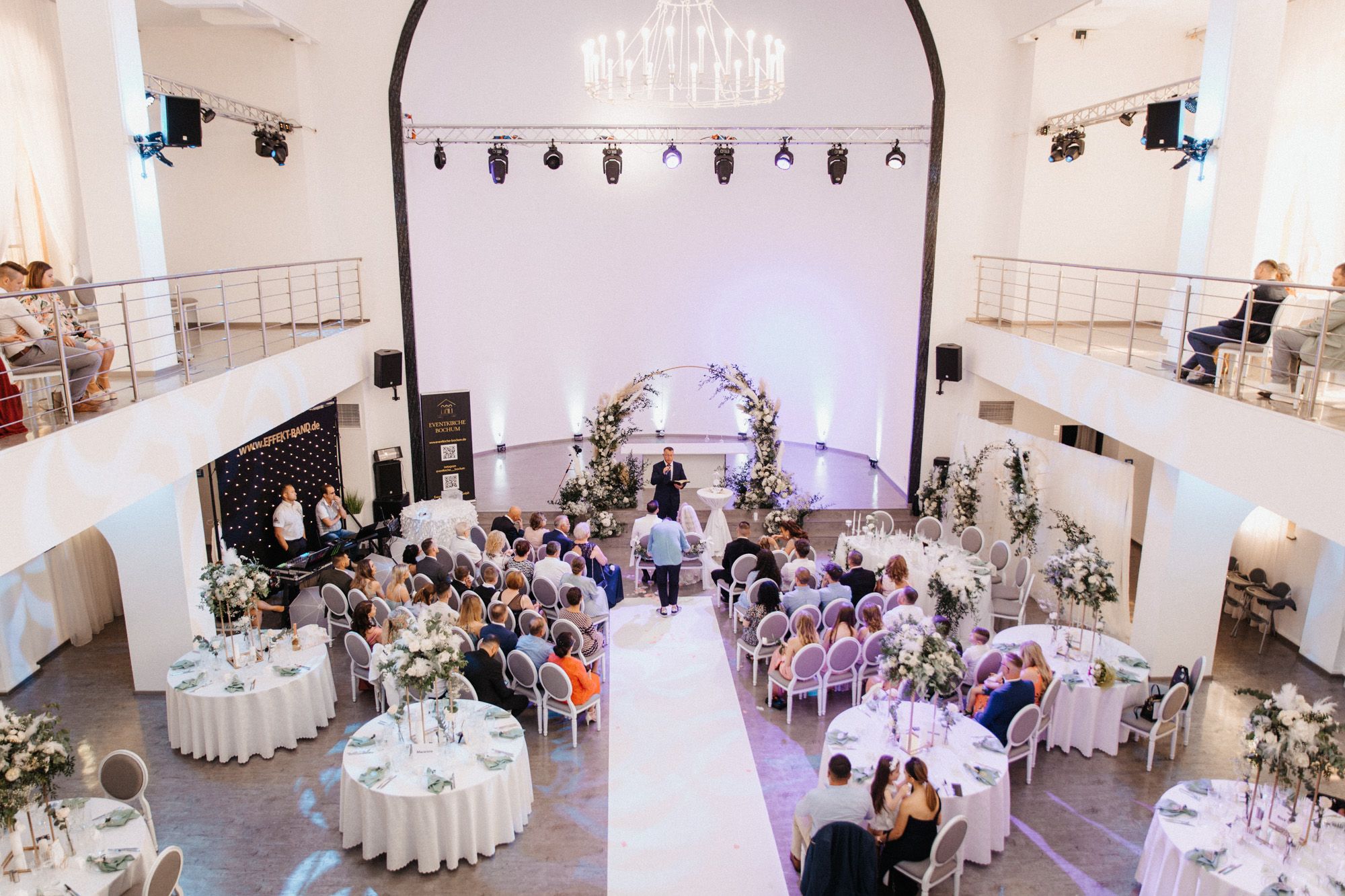 Exklusive Hochzeitsfotografie und Videografie in der Eventkirche Bochum – Studio Photogram