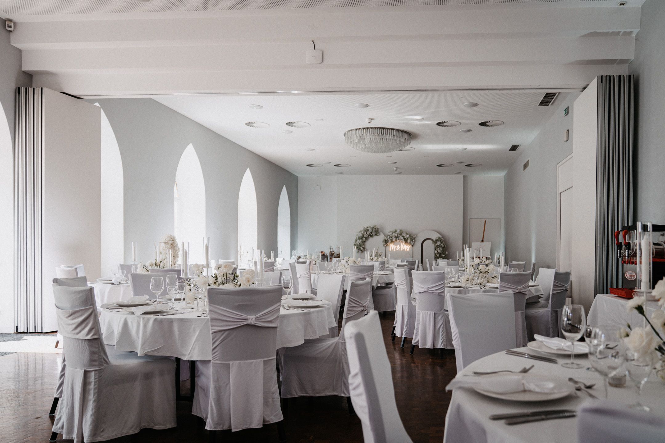 Exklusive Hochzeitsfotografie und Videografie im Schloss Moyland in Bedburg-Hau – Studio Photogram