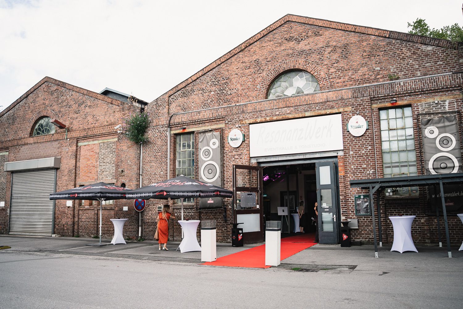 Exklusive Hochzeitsfotografie und Videografie im Resonanzwerk in Oberhausen – Studio Photogram