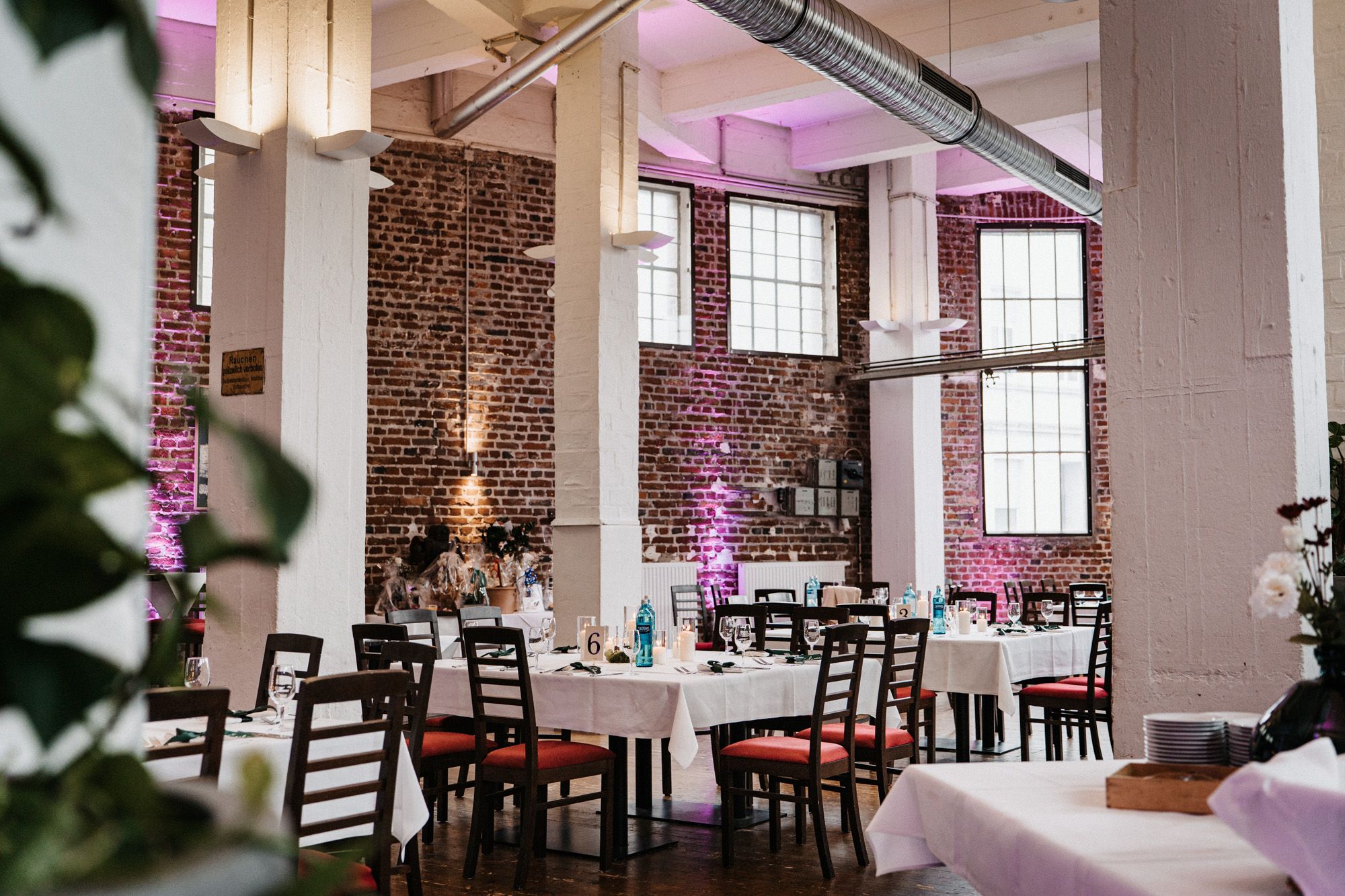 Exklusive Hochzeitsfotografie und Videografie in der Küferei Krefeld – Studio Photogram