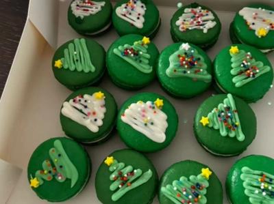 Christmas Macarons