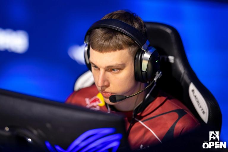 CS analyst and commentator Pimp tells his story in the new documentary series Away From Keyboard 