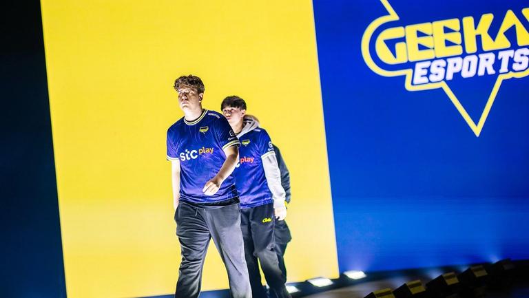 Geekay Esports doing a team walkout
