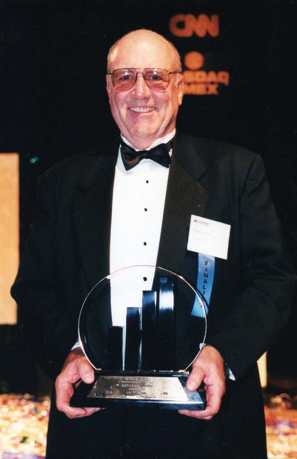 Barney Adams receiving the 1999 PGA Entrepreneur of the Year award