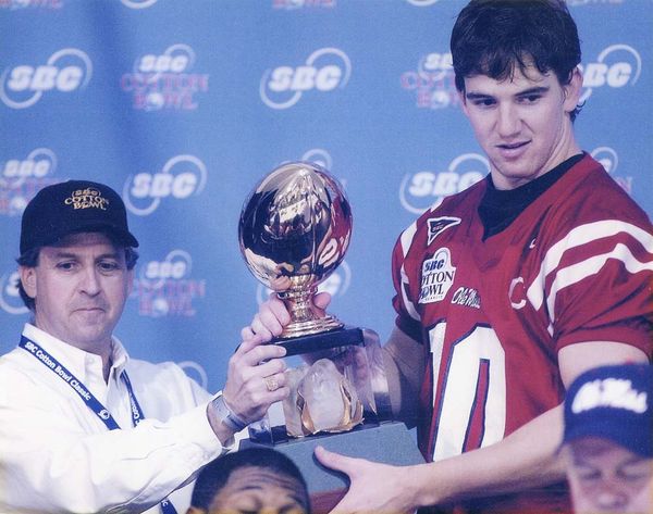 Fin Ewing with Eli Manning at the 2004 Cotton Bowl