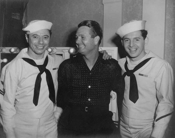 Demaret with some fellow Navymen