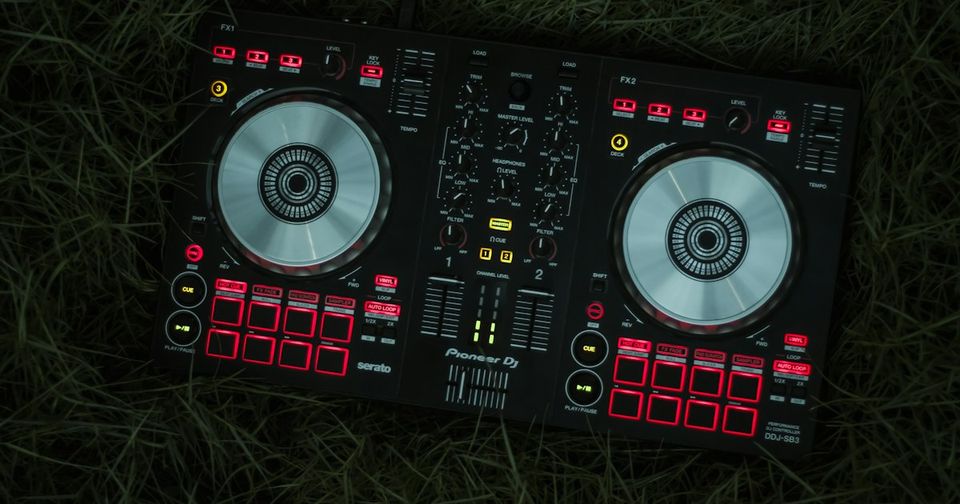 Ohm waveform view showing automatic track markers placed during a live DJ recording