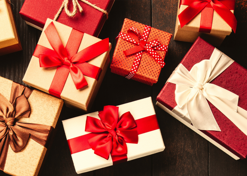 Holiday Decorations and Mice