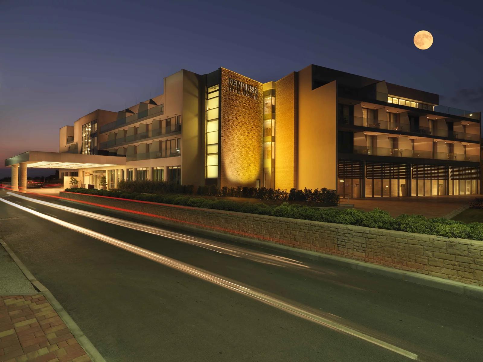 Kempinski Hotel Adriatic u Savudriji — vanjski pogled na luksuzni resort uz Jadransko more, projekt arhitektonskog studija IVN Architecture.