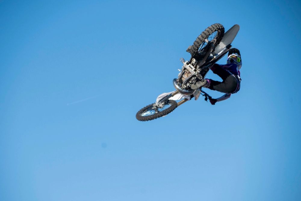 exhibición de salto con moto en el circuito del jarama 19-09-2026