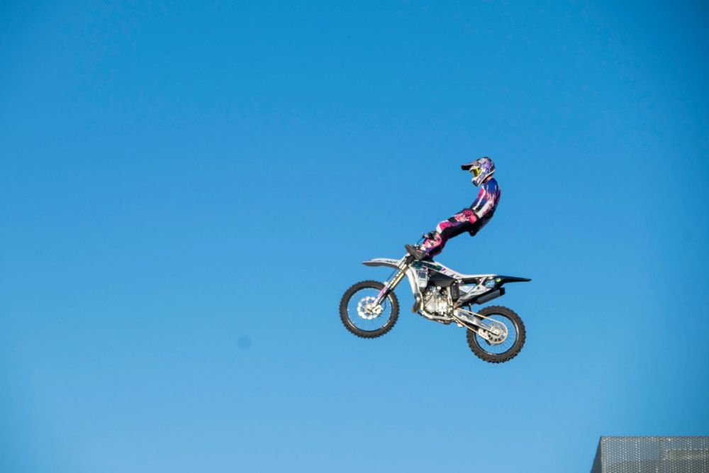 exhibición de salto con moto en el circuito del jarama 19-09-2026