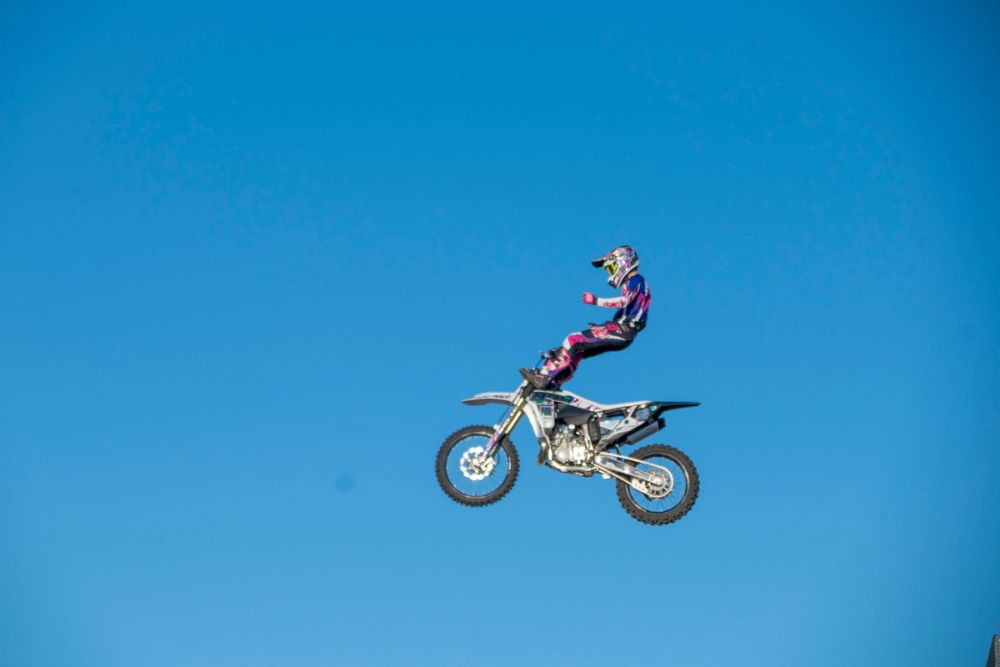 exhibición de salto con moto en el circuito del jarama 19-09-2026