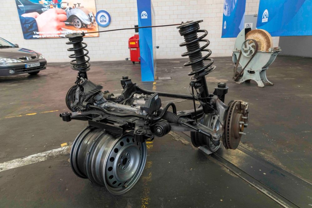 Exposicion del automovil PME 90 aniversario