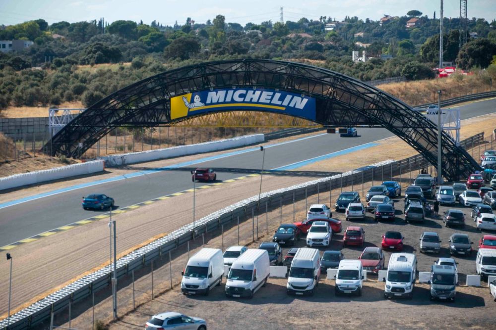 exhibición de coches en el circuito del jarama 19-09-2026