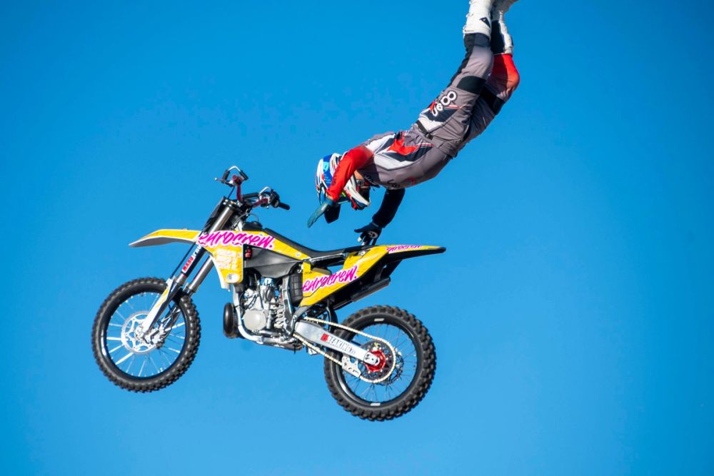 exhibición de salto con moto en el circuito del jarama 19-09-2026