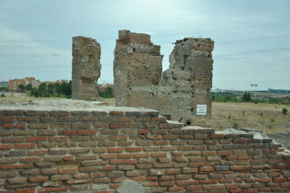 Iglesia de San Pedro Apóstol (parque Polvoranca (Leganes)) 30-08-2014