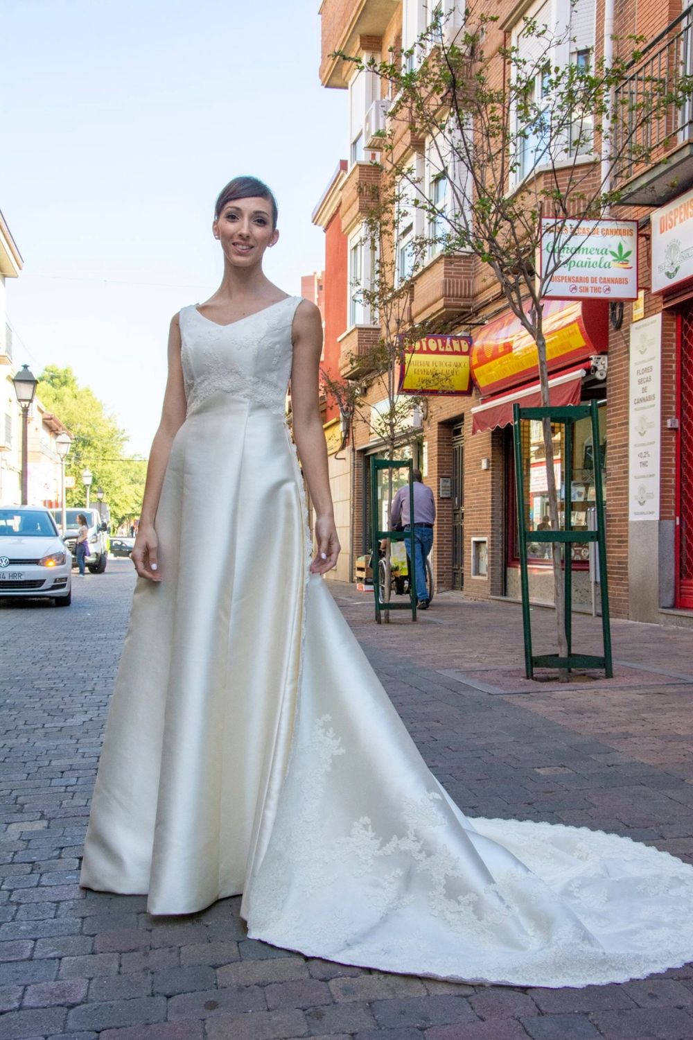 Vestidos de novia y novio 27-09-2019