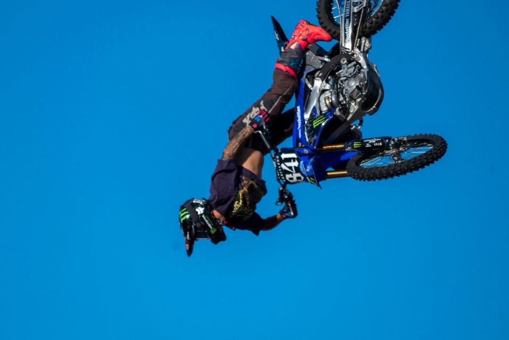 exhibición de salto con moto en el circuito del jarama 19-09-2026