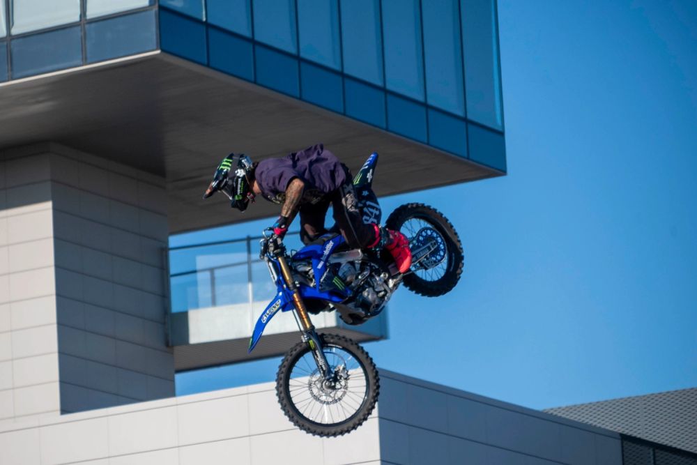 exhibición de salto con moto en el circuito del jarama 19-09-2026