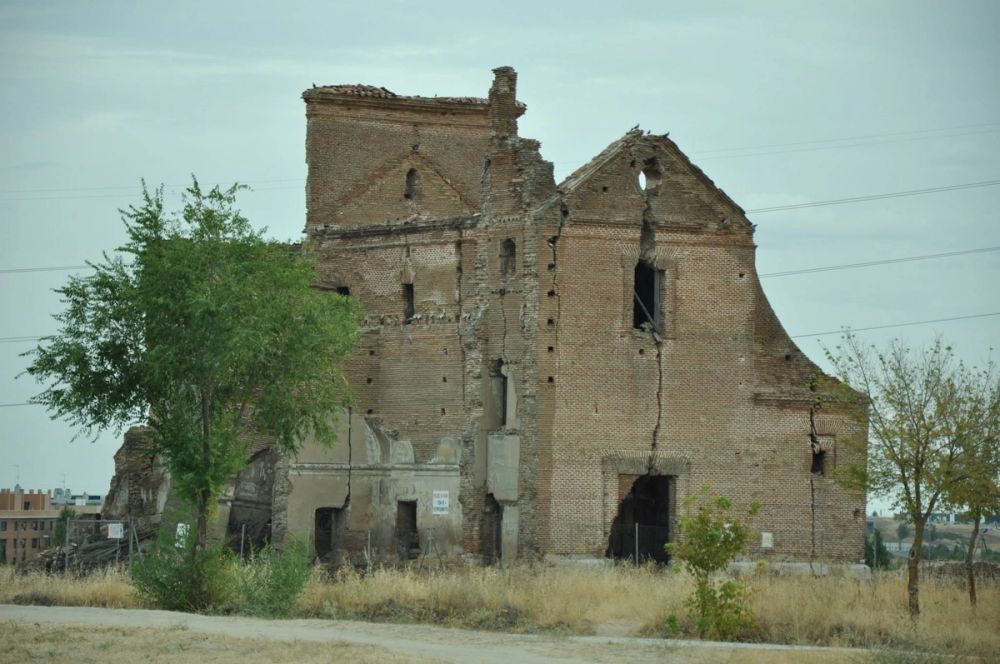 Iglesia de San Pedro Apóstol (parque Polvoranca (Leganes)) 30-08-2014