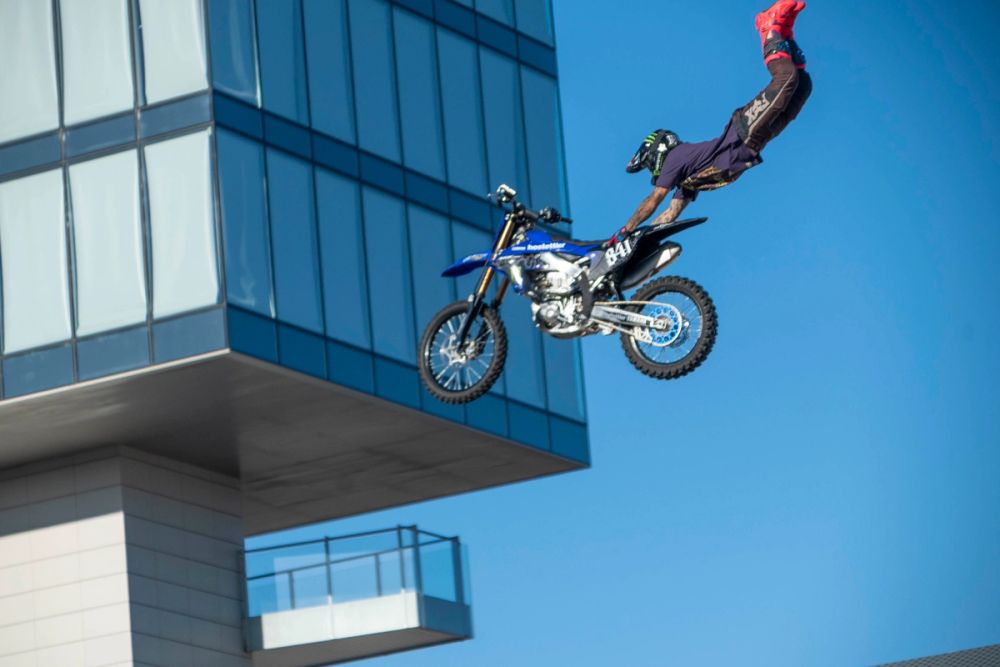 exhibición de salto con moto en el circuito del jarama 19-09-2026