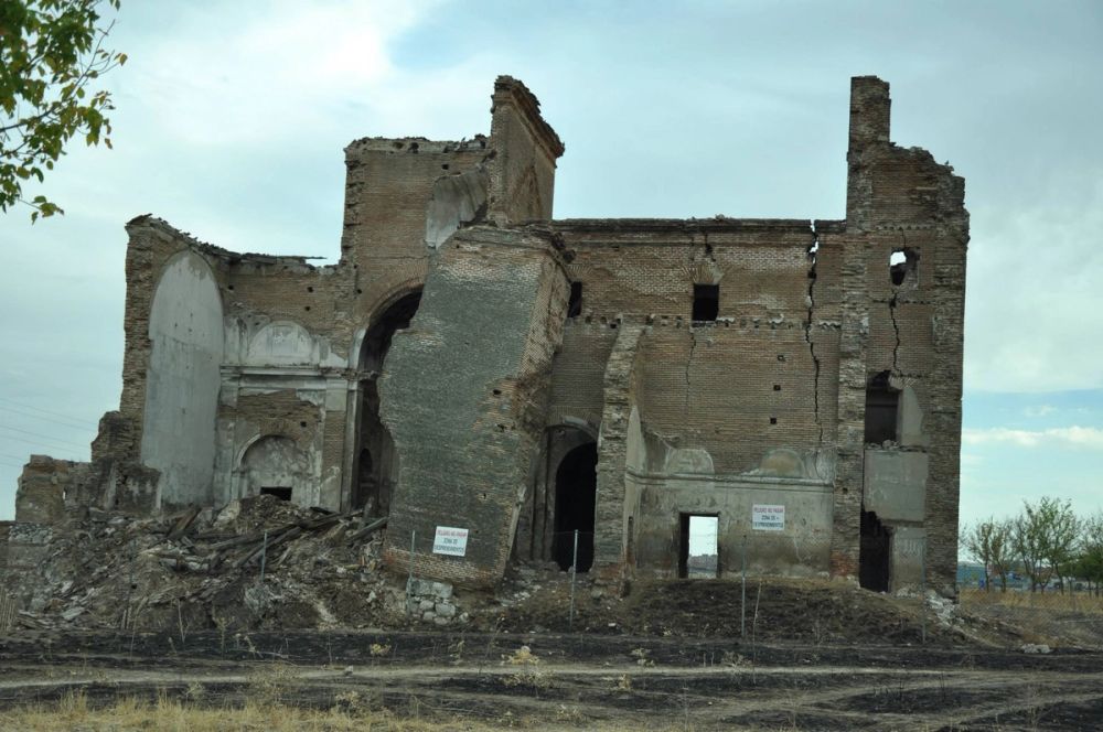 Iglesia de San Pedro Apóstol (parque Polvoranca (Leganes)) 30-08-2014
