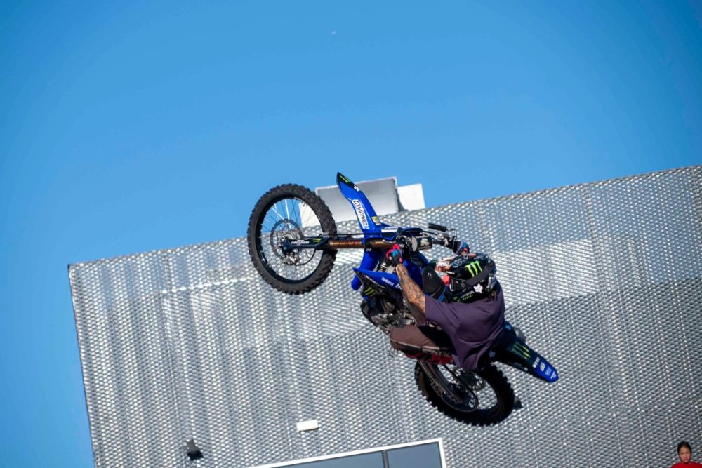 exhibición de salto con moto en el circuito del jarama 19-09-2026