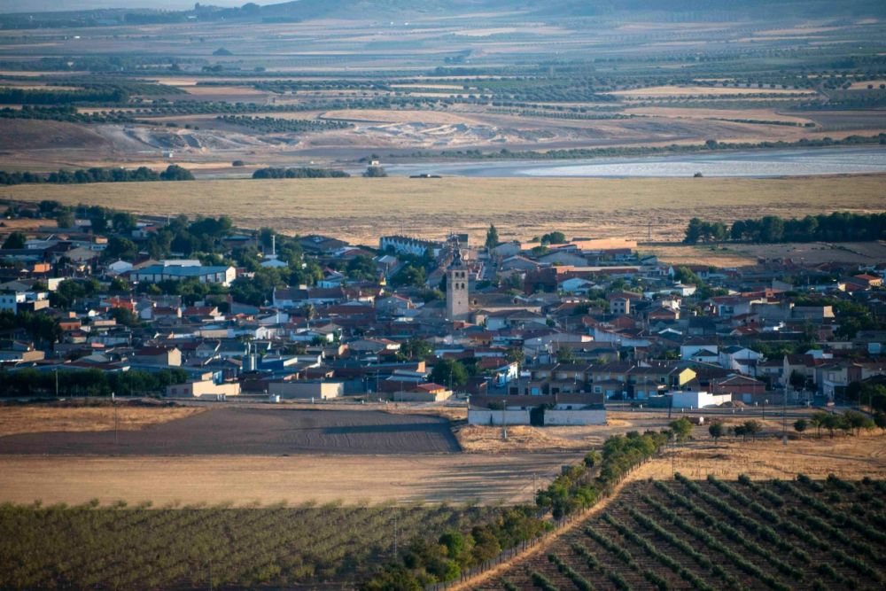 Cerro de San Anton, parque eolico y Ermita de San Anton (Lillo) 19-08-2026