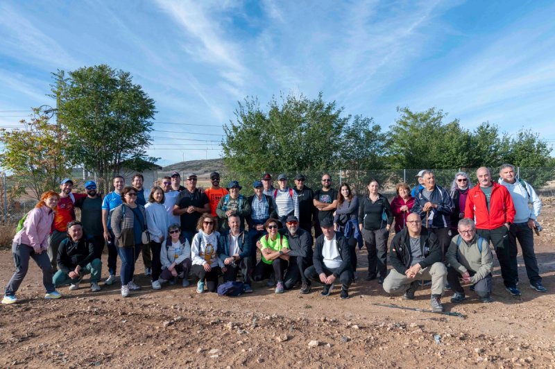 Éxito de participación en la ruta de senderismo de La Albardiosa por la Sierra de Lillo
