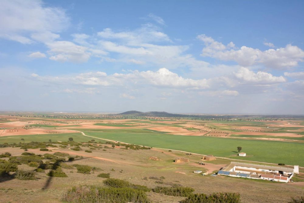 Cerro de San Anton, parque eolico y Ermita de San Anton (Lillo) 2017