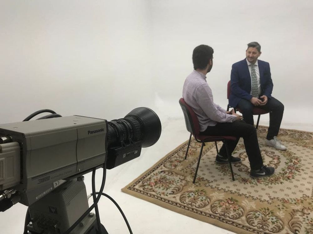 Grabando programa "Las entrevistas de Leganes" en el plato TVL 2021