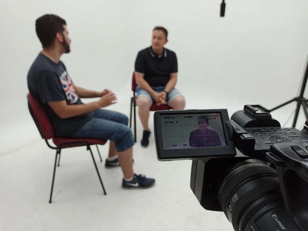 Grabando programa "Las entrevistas de Leganes" en el plato TVL 2021