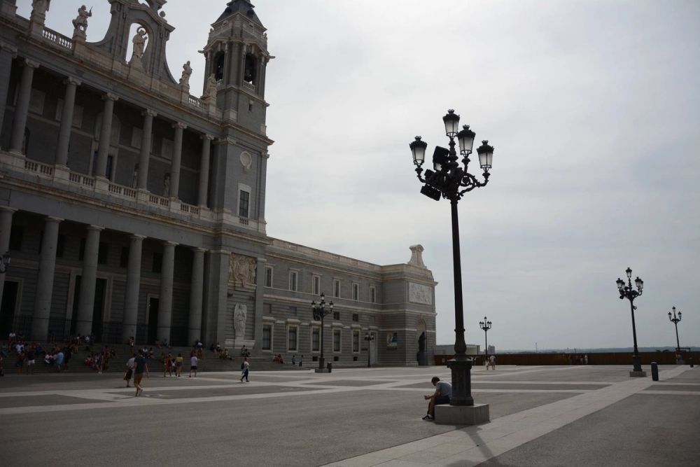 Palacio Real y catedral de la Almudena (Madrid) 15-08-2017