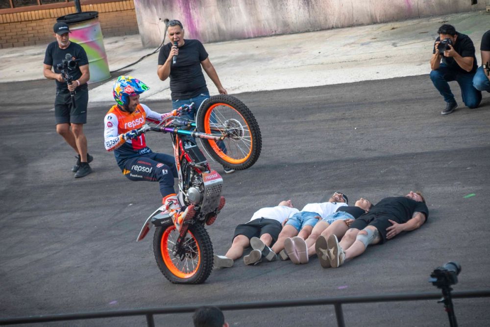 Espectaculo DC Super- Villains Stunt Show en parque warner  29-06-2026