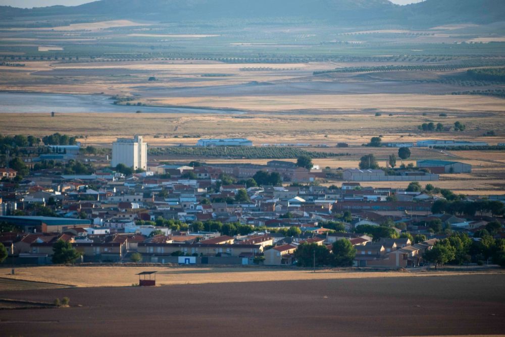 Cerro de San Anton, parque eolico y Ermita de San Anton (Lillo) 19-08-2026