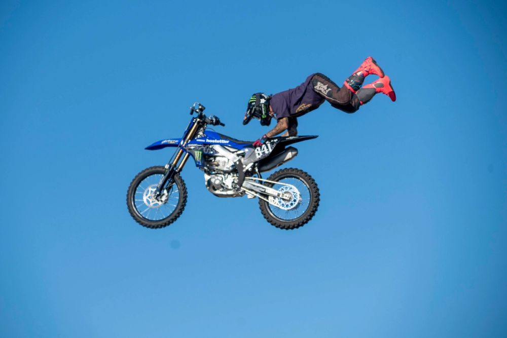 exhibición de salto con moto en el circuito del jarama 19-09-2026