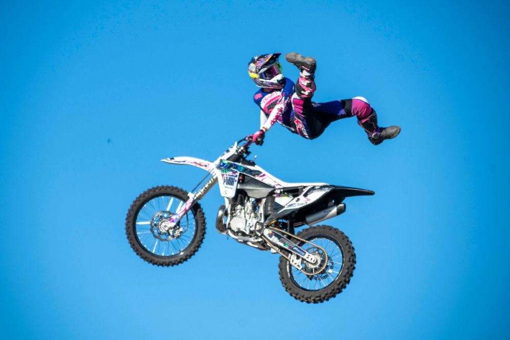 exhibición de salto con moto en el circuito del jarama 19-09-2026