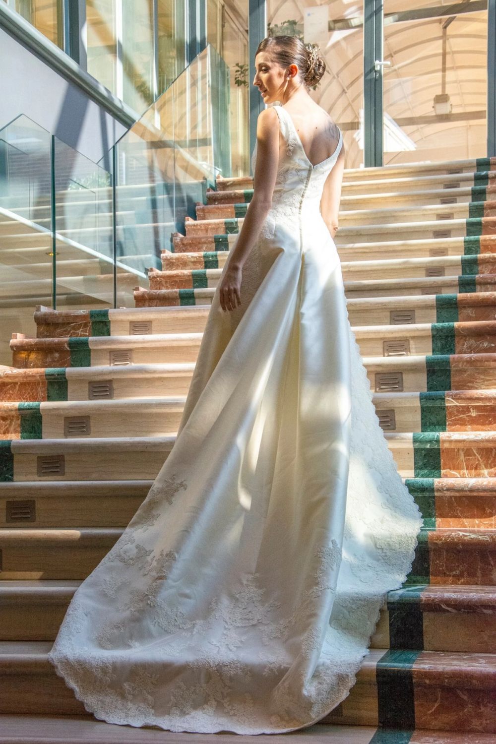 Vestidos de novia y novio 27-09-2019
