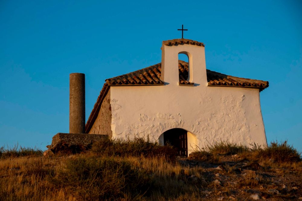 Cerro de San Anton, parque eolico y Ermita de San Anton (Lillo) 19-08-2026