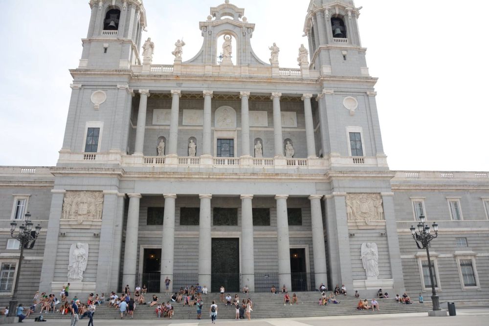 Palacio Real y catedral de la Almudena (Madrid) 15-08-2017