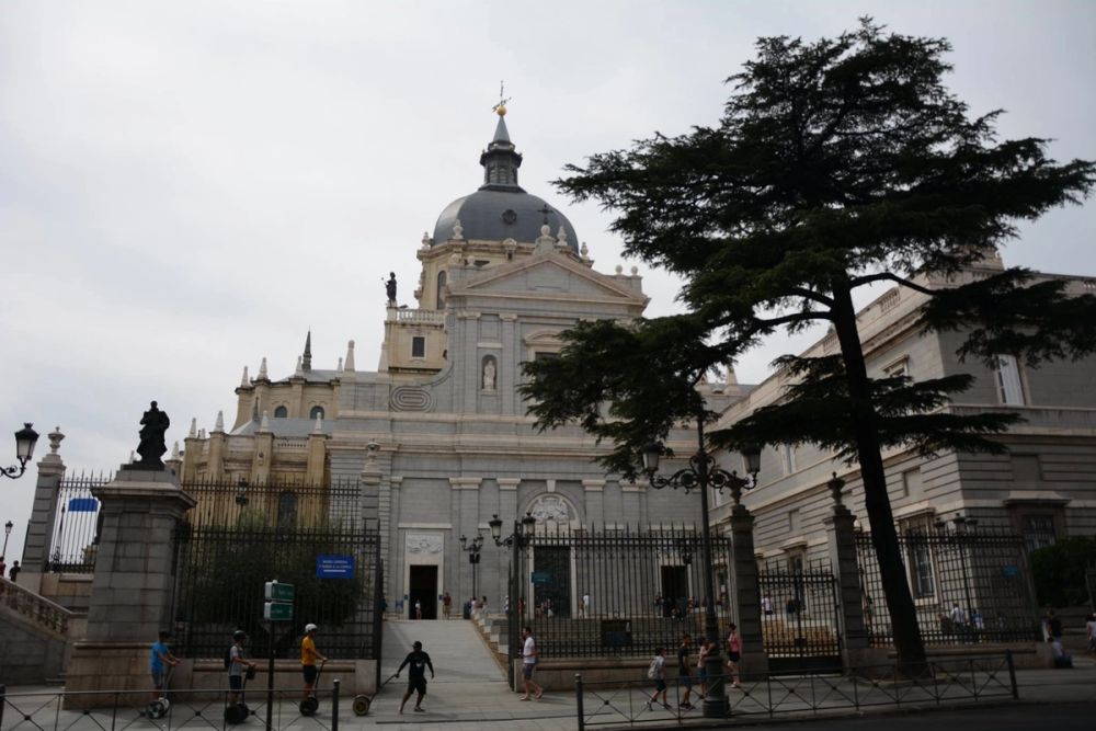 Palacio Real y catedral de la Almudena (Madrid) 15-08-2017