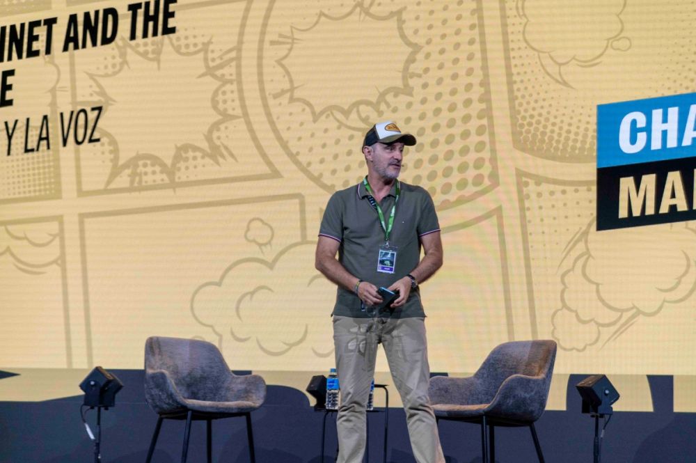 Panel de Charles Martinet (Voz mario bros)