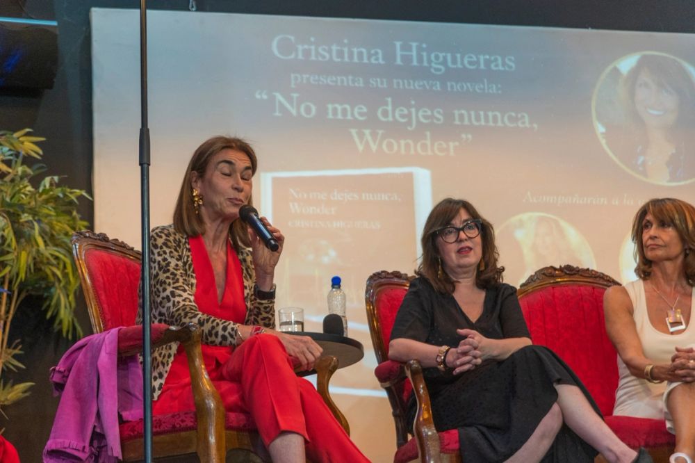 Presentacion libro NO ME DEJES NUNCA WONDER de Cristina Higueras 18-05-2026