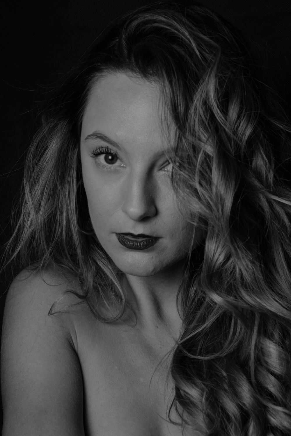 Natalie En Blanco y Negro 26-11-2018