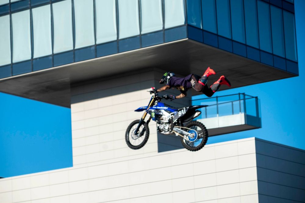 exhibición de salto con moto en el circuito del jarama 19-09-2026