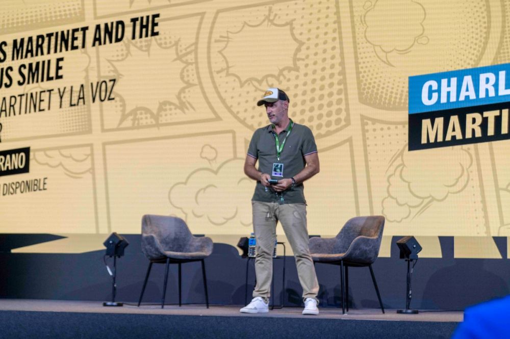 Panel de Charles Martinet (Voz mario bros)